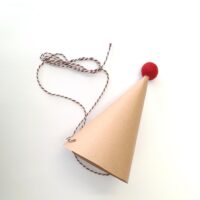 Kraft party hats DIY